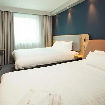Holiday Inn Express Leeds City Centre - Armouries By Ihg Exterior photo